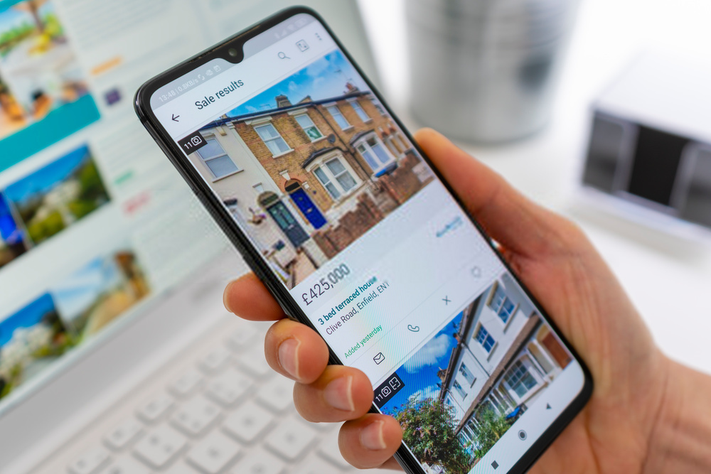 Zillow clone app development - Cover Image